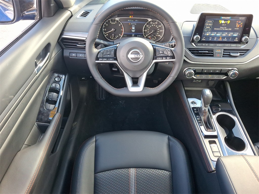 2025 Nissan Altima 2.5 SR - Photo 7