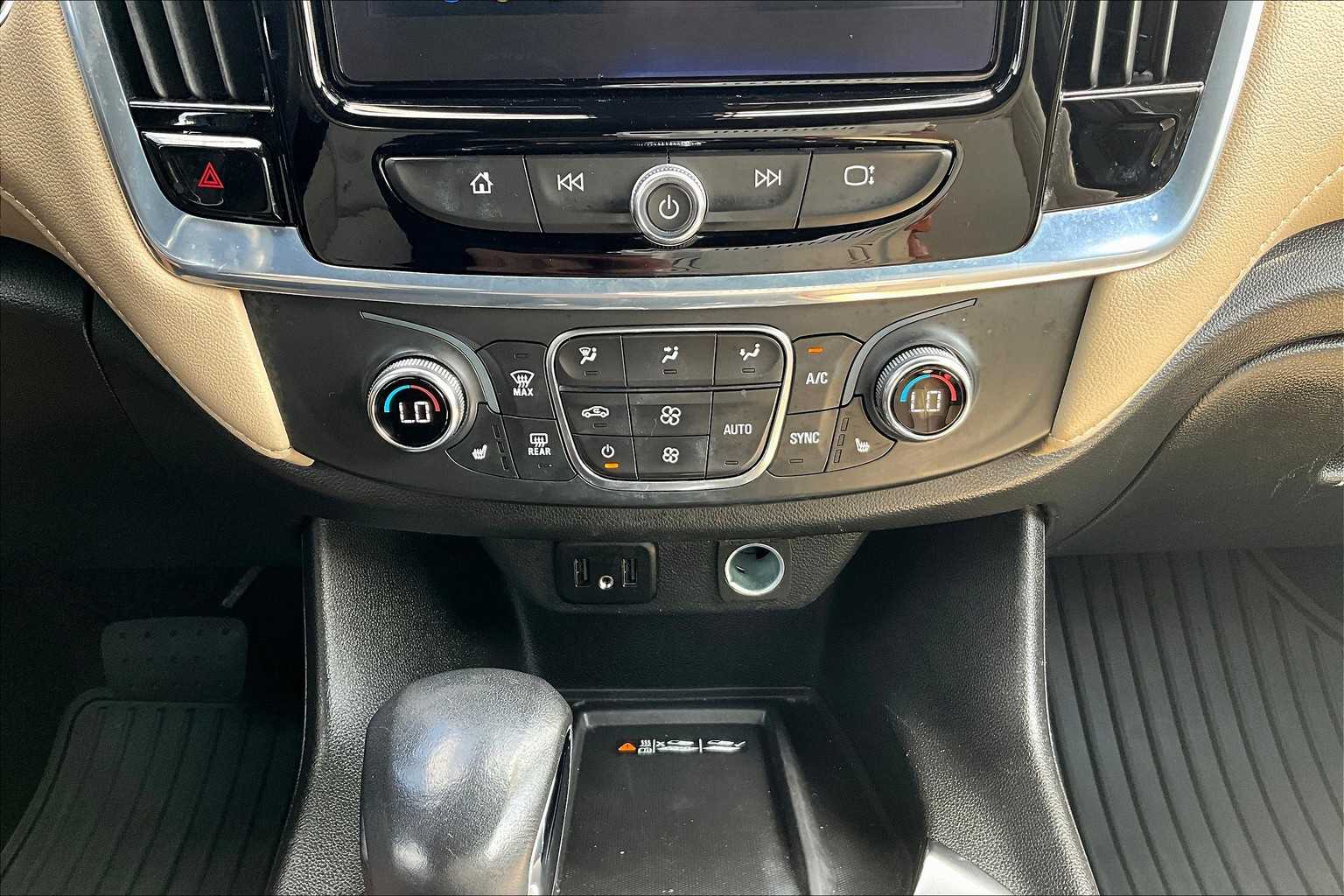 2022 Chevrolet Traverse LT Leather - Photo 27