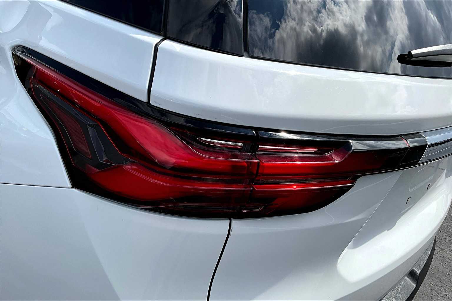 2022 Chevrolet Traverse LT Leather - Photo 33