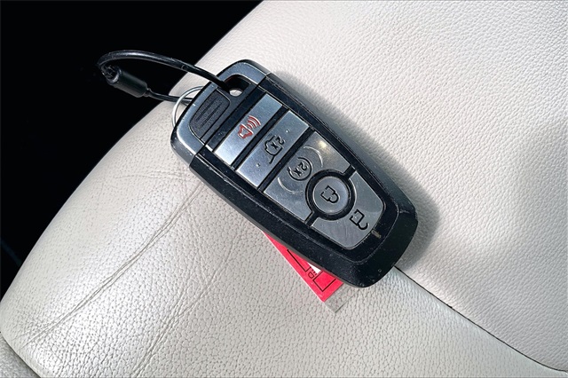 2022 Ford Edge Titanium - Photo 11