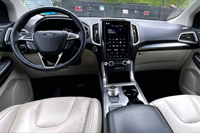 2022 Ford Edge Titanium - Photo 16