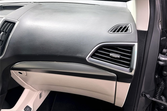 2022 Ford Edge Titanium - Photo 17
