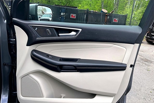 2022 Ford Edge Titanium - Photo 19
