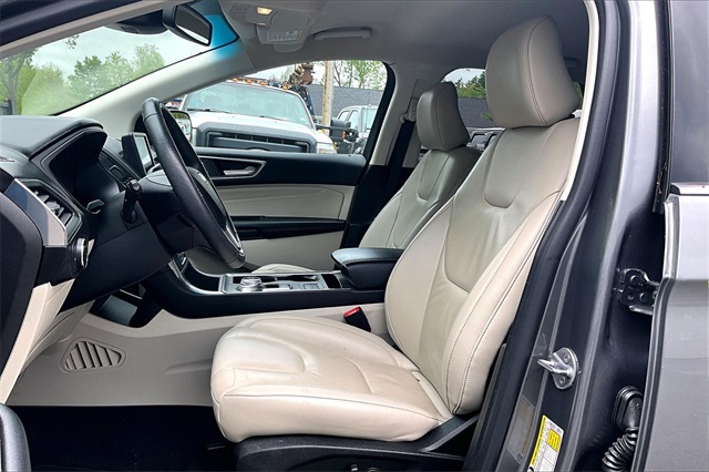 2022 Ford Edge Titanium - Photo 20