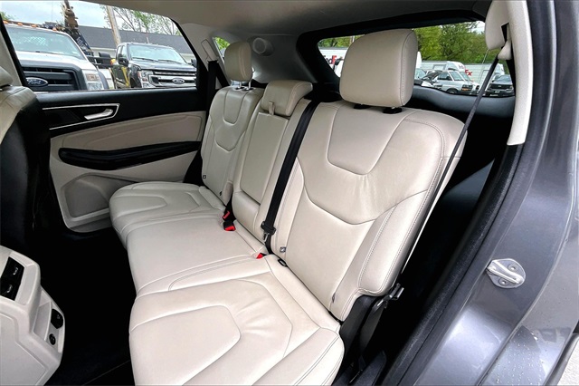 2022 Ford Edge Titanium - Photo 21