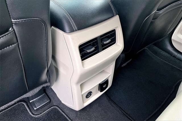 2022 Ford Edge Titanium - Photo 28