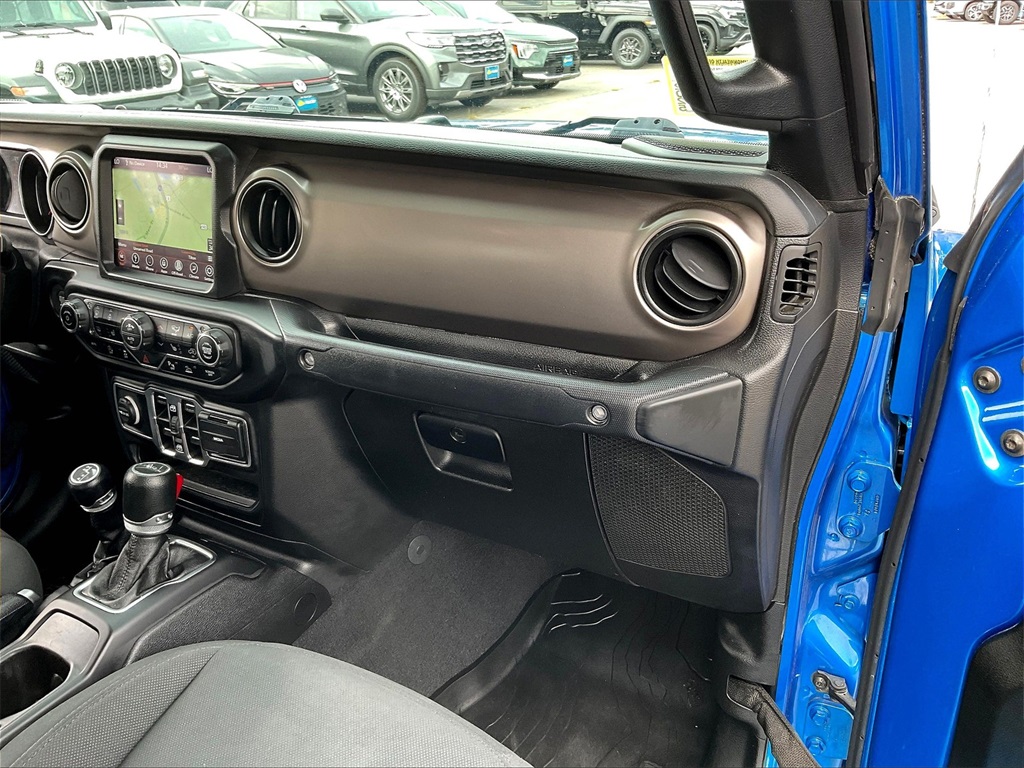 2021 Jeep Gladiator Willys - Photo 12