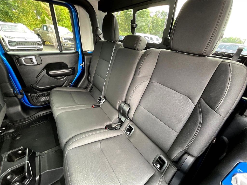 2021 Jeep Gladiator Willys - Photo 14