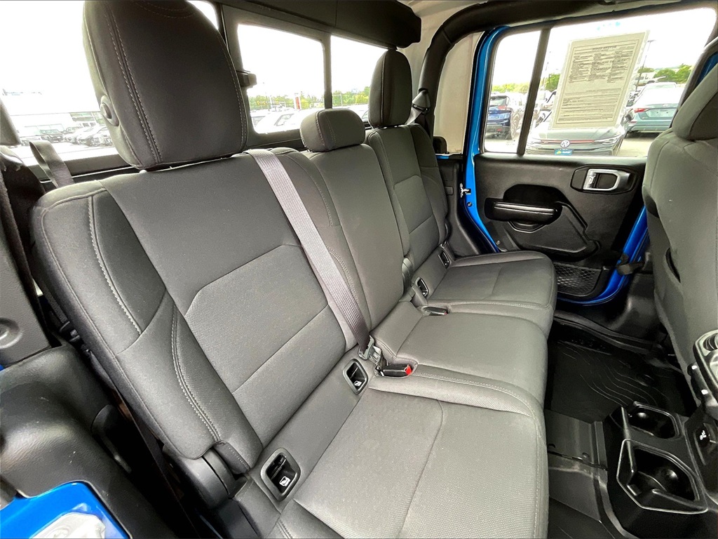 2021 Jeep Gladiator Willys - Photo 15