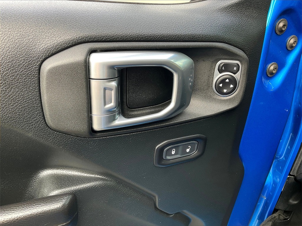 2021 Jeep Gladiator Willys - Photo 35