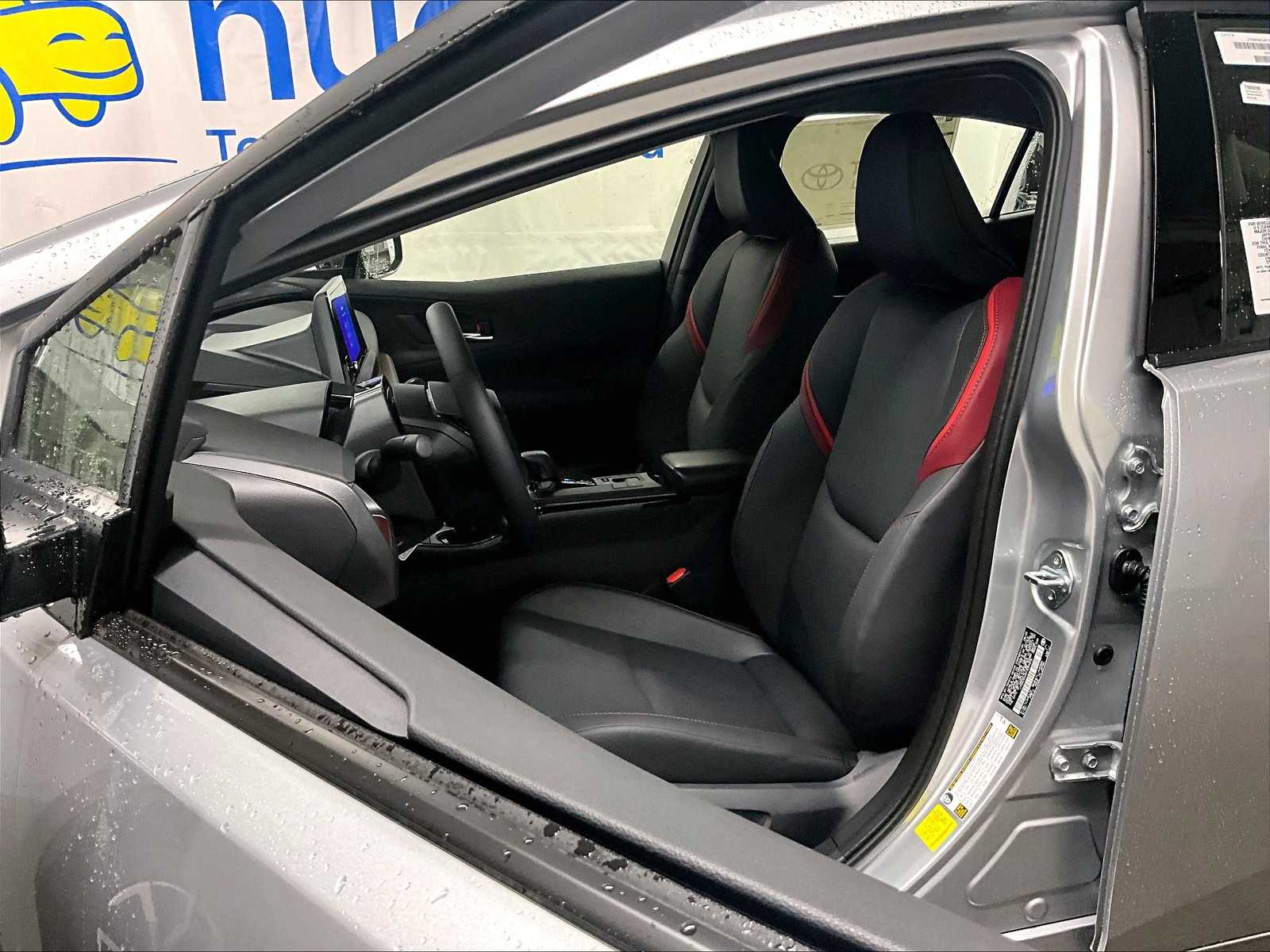 2026 Toyota Prius Plug-In Hybrid XSE - Photo 11