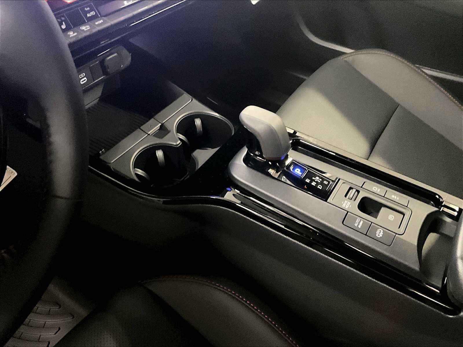 2026 Toyota Prius Plug-In Hybrid XSE - Photo 14