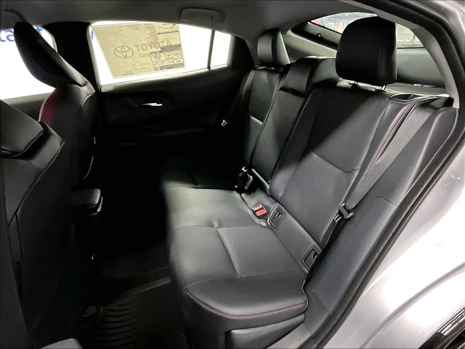 2026 Toyota Prius Plug-In Hybrid XSE - Photo 15