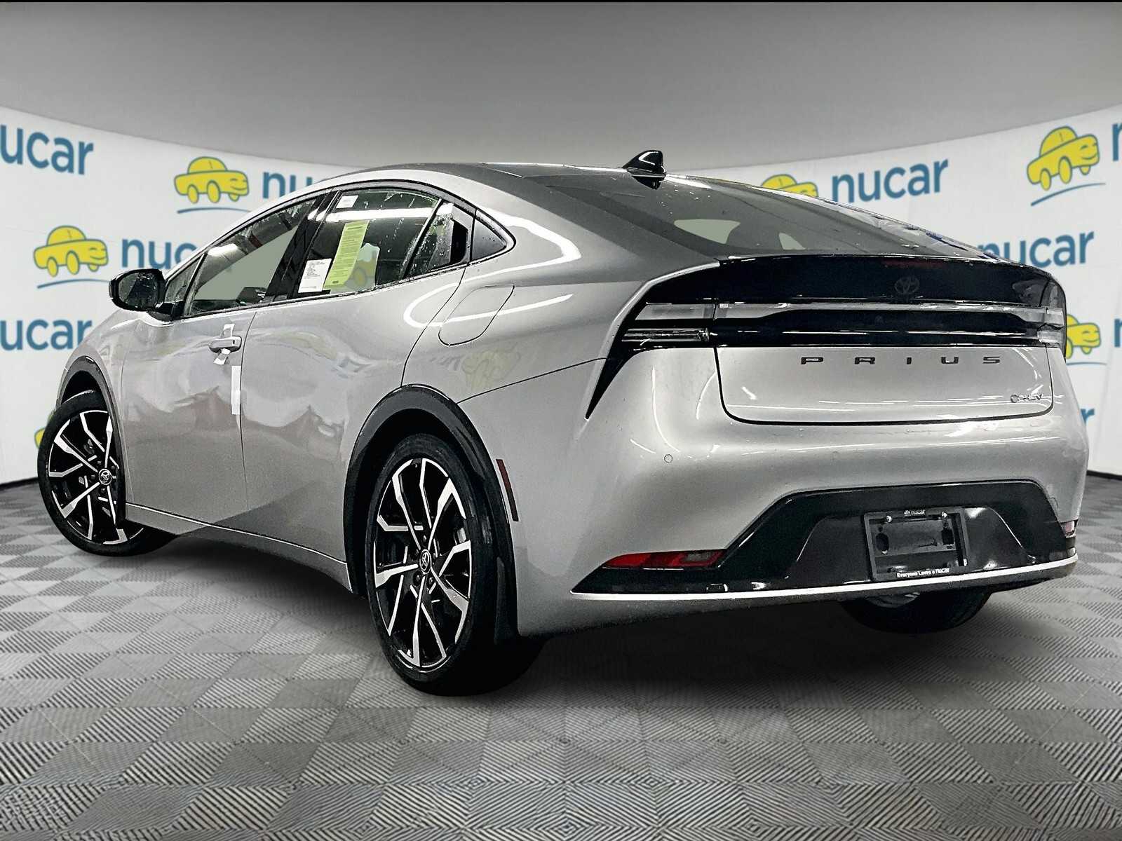 2026 Toyota Prius Plug-In Hybrid XSE - Photo 5