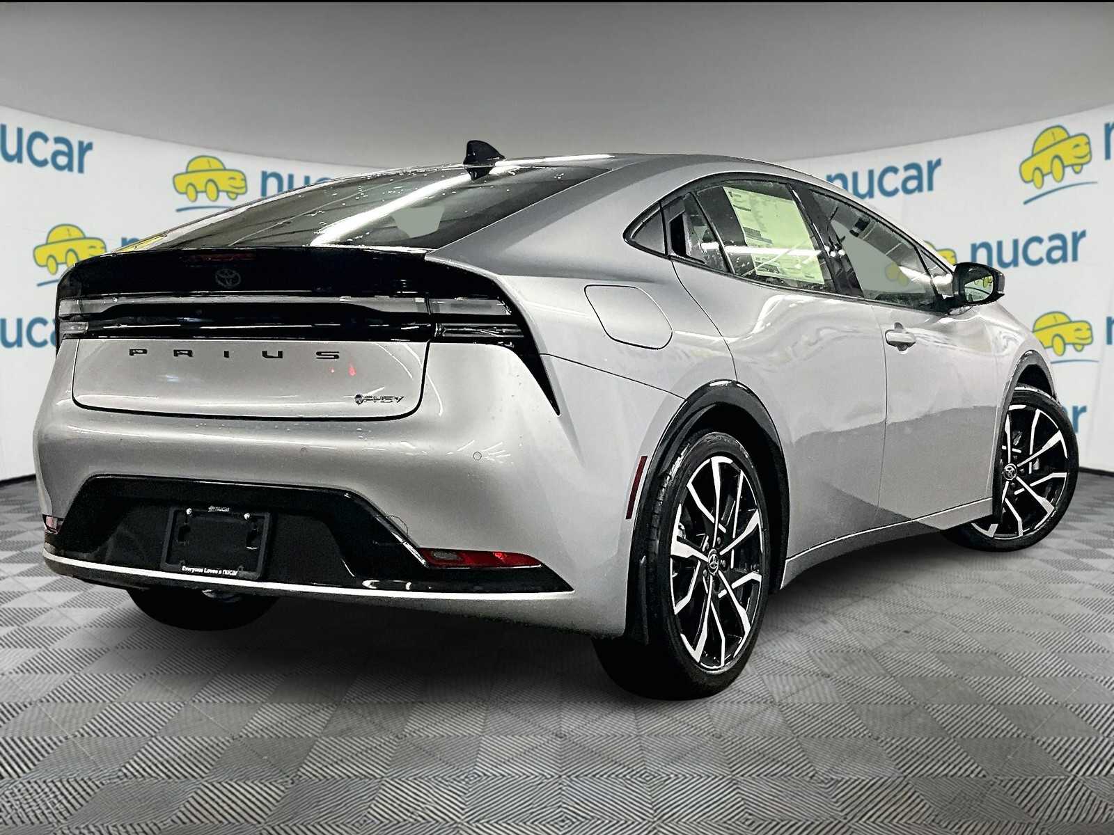 2026 Toyota Prius Plug-In Hybrid XSE - Photo 7