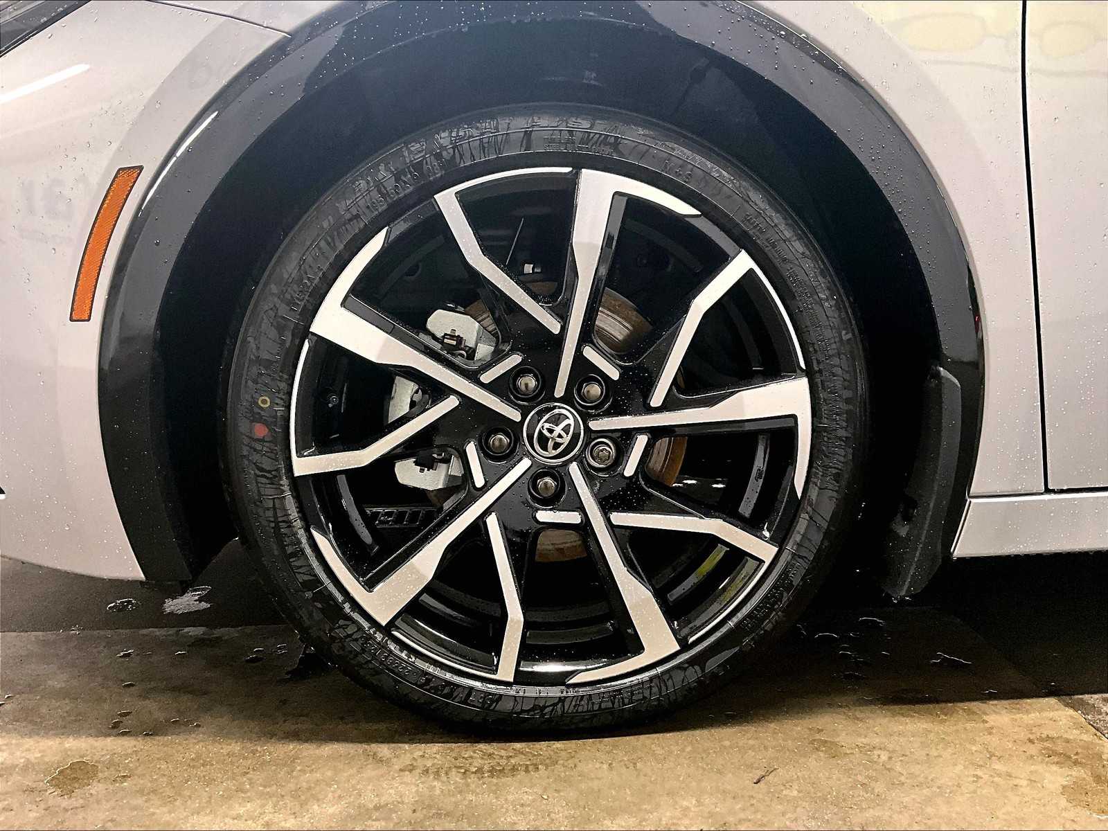 2026 Toyota Prius Plug-In Hybrid XSE - Photo 8