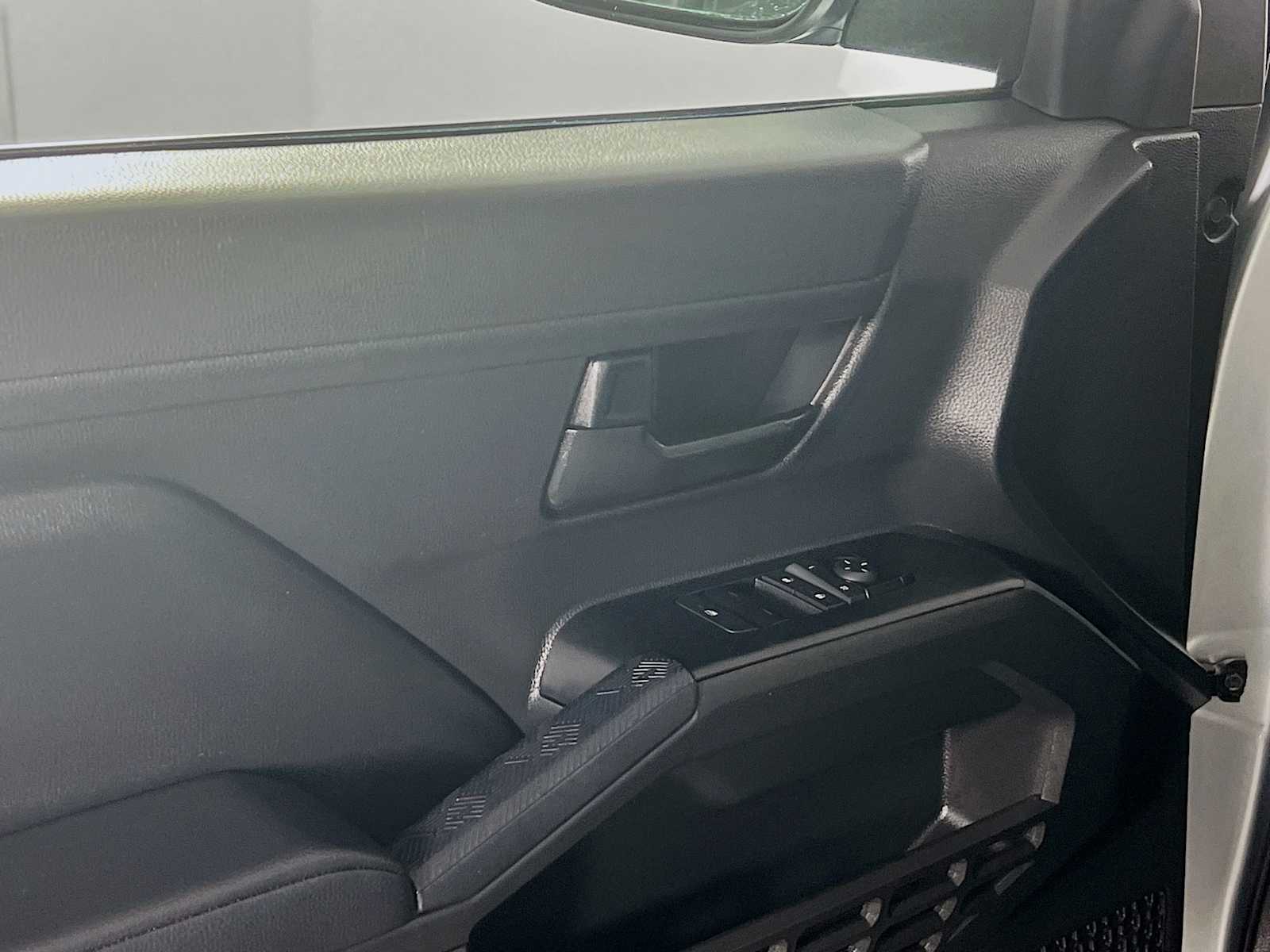 2024 Toyota Tacoma SR - Photo 17