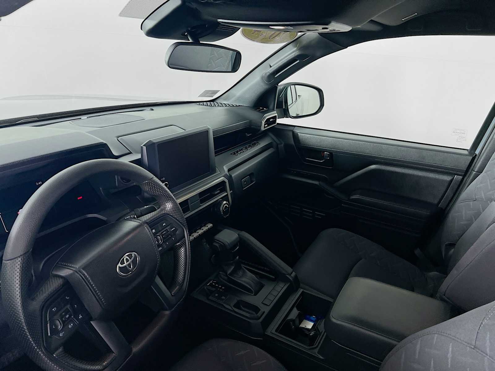 2024 Toyota Tacoma SR - Photo 21