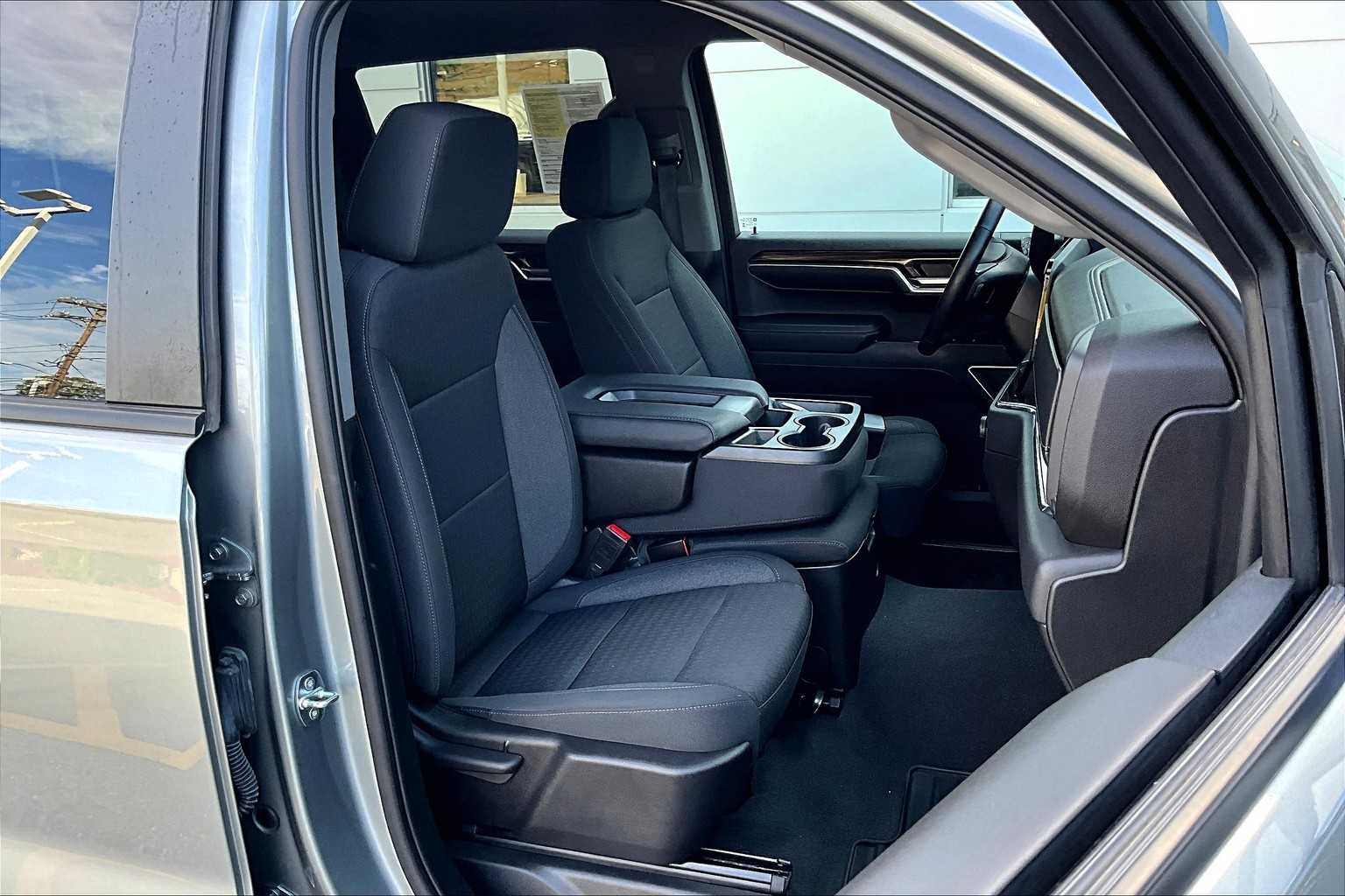 2023 Chevrolet Silverado 1500 LT - Photo 11