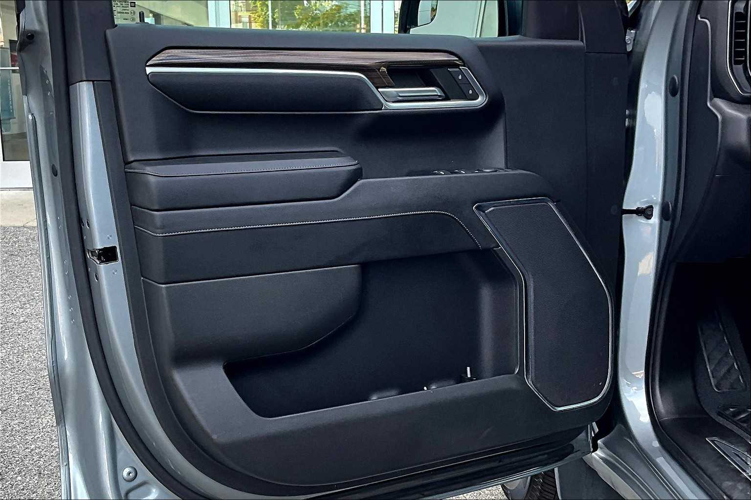 2023 Chevrolet Silverado 1500 LT - Photo 9