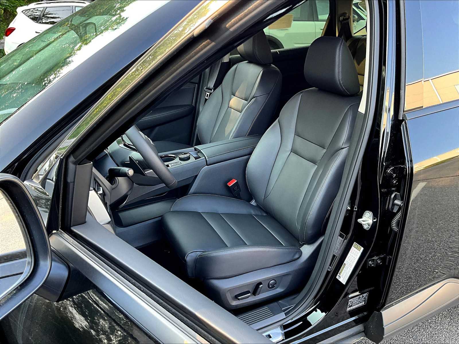 2025 Nissan Rogue SL photo 11