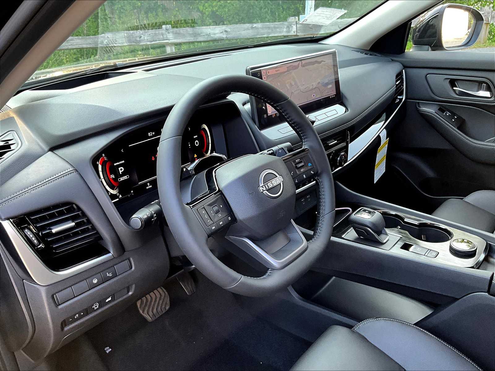 2025 Nissan Rogue SL photo 9