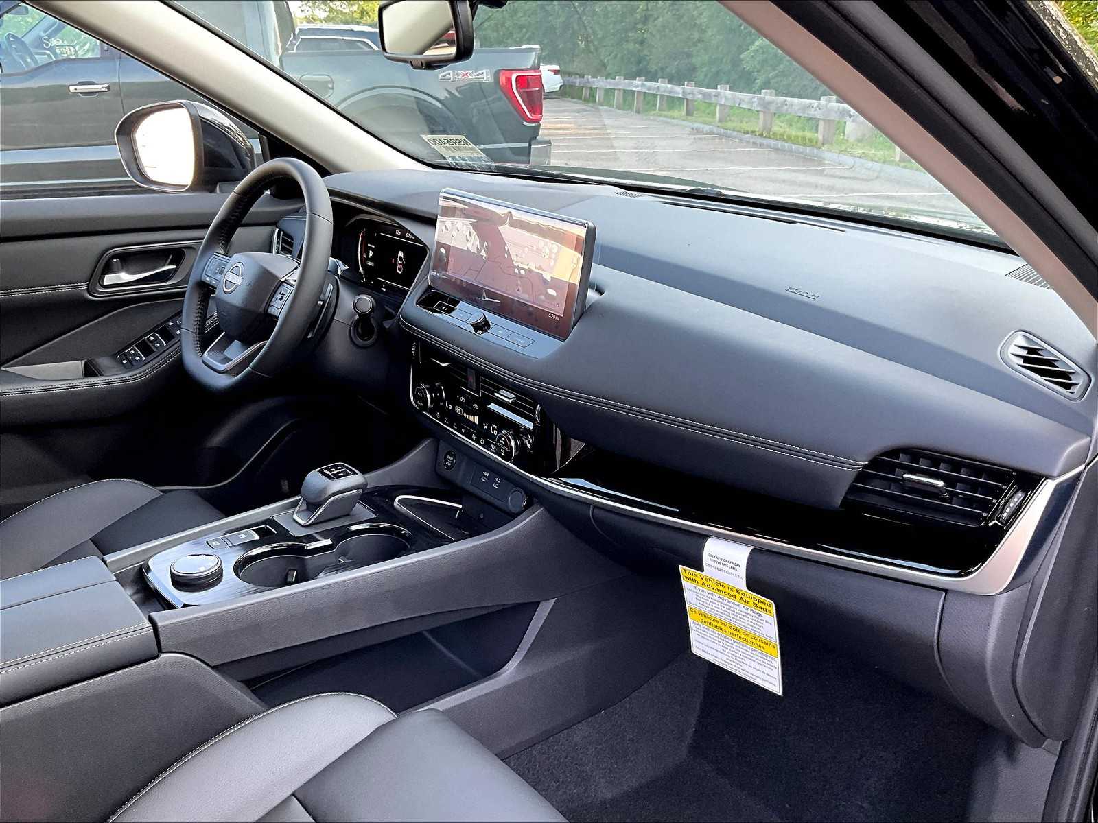 2025 Nissan Rogue SL photo 10