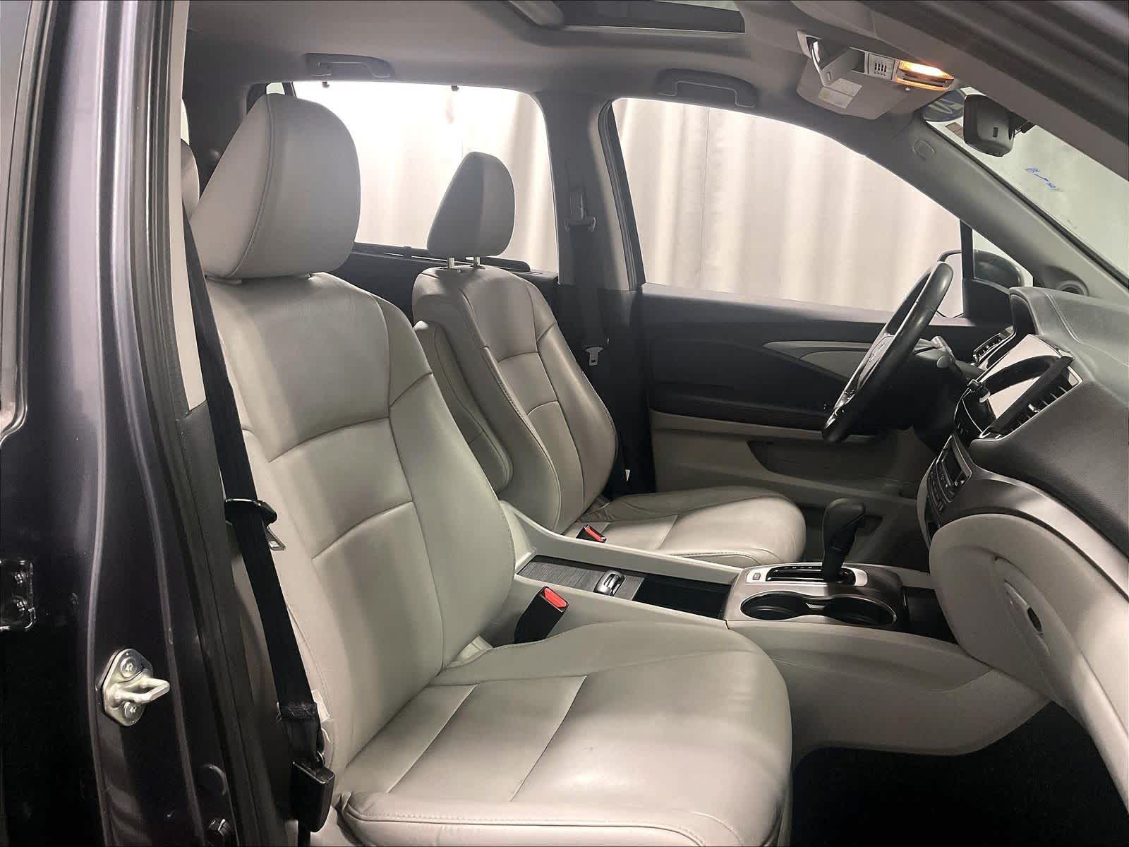 2020 Honda Pilot EX-L - Photo 11