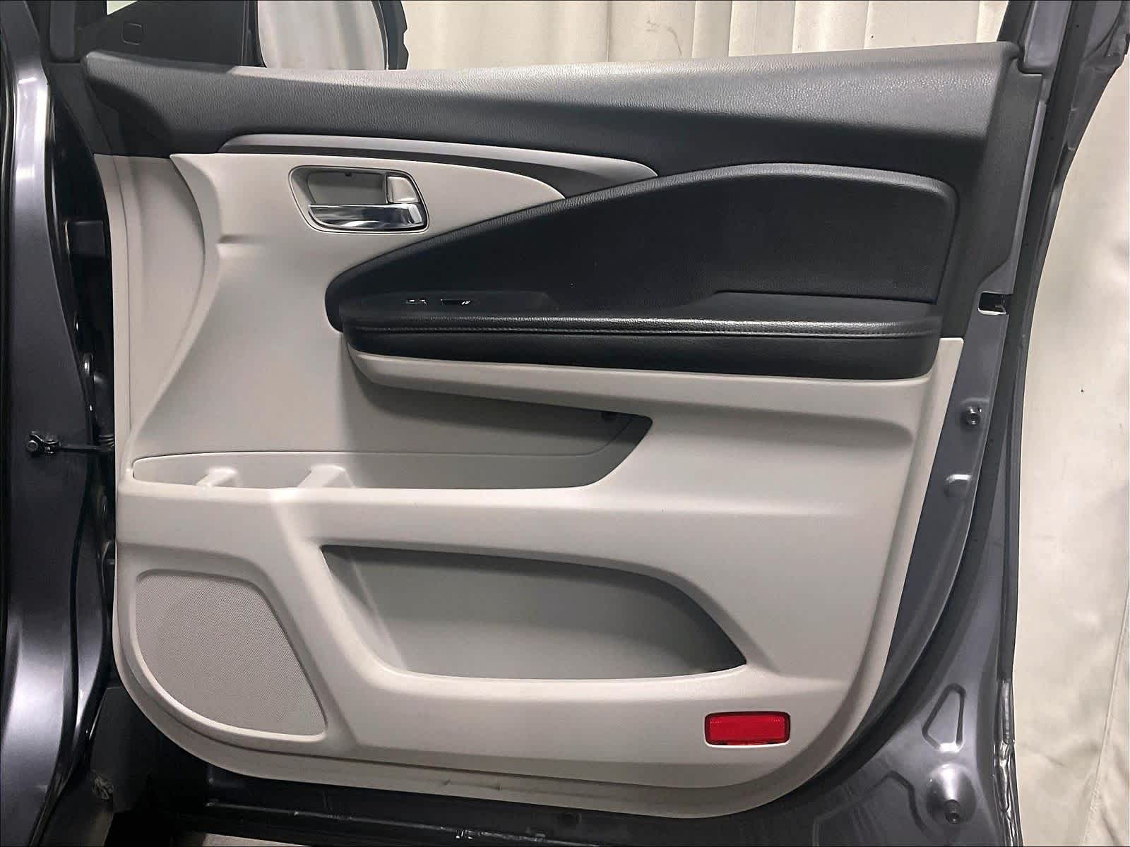 2020 Honda Pilot EX-L - Photo 12