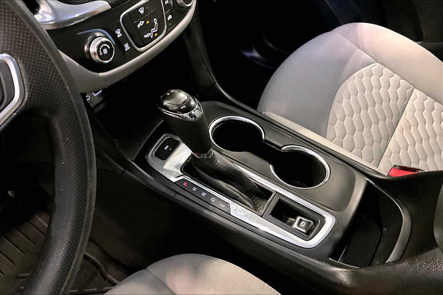2020 Chevrolet Equinox LS - Photo 21