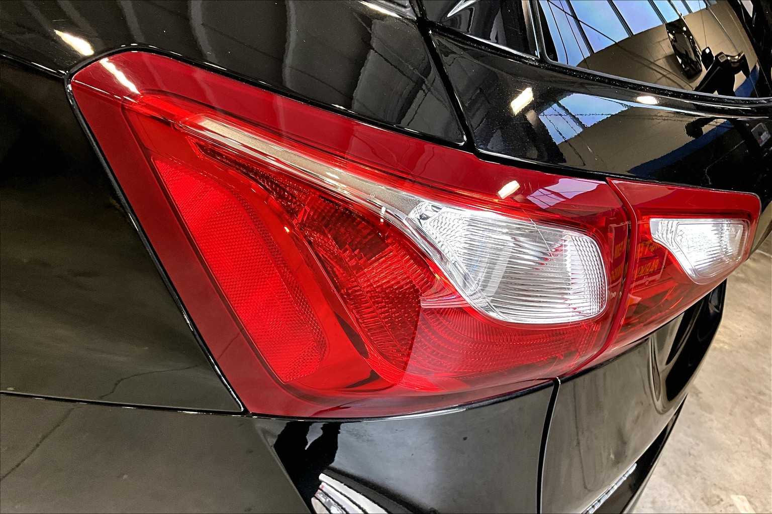 2020 Chevrolet Equinox LS - Photo 35