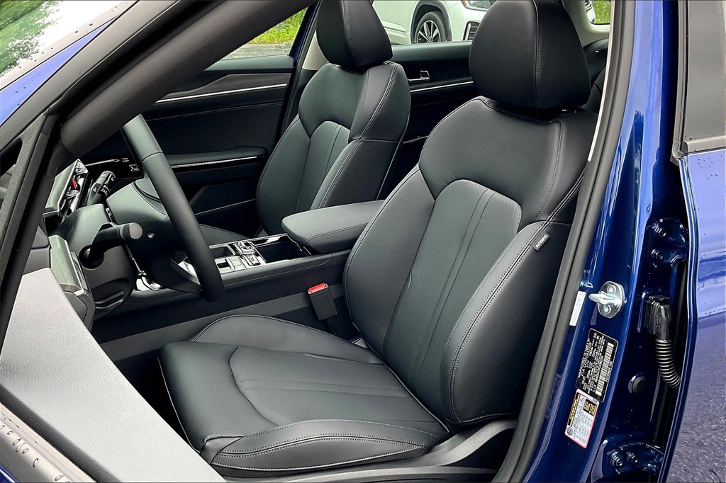 2025 Kia K5 EX - Photo 11