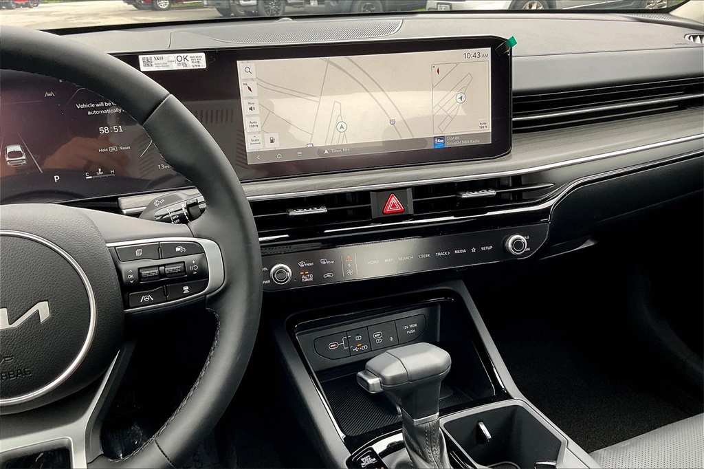 2025 Kia K5 EX - Photo 13