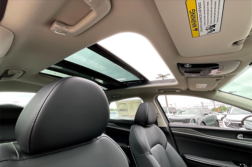 2025 Kia K5 EX - Photo 18
