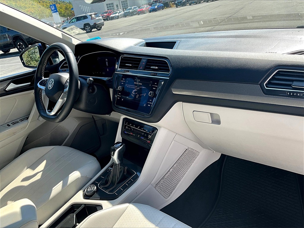 2022 Volkswagen Tiguan 2.0T SE - Photo 14