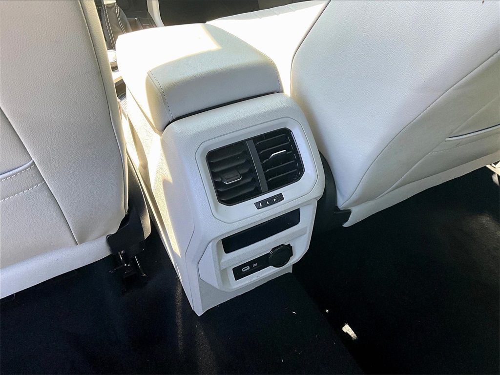 2022 Volkswagen Tiguan 2.0T SE - Photo 28