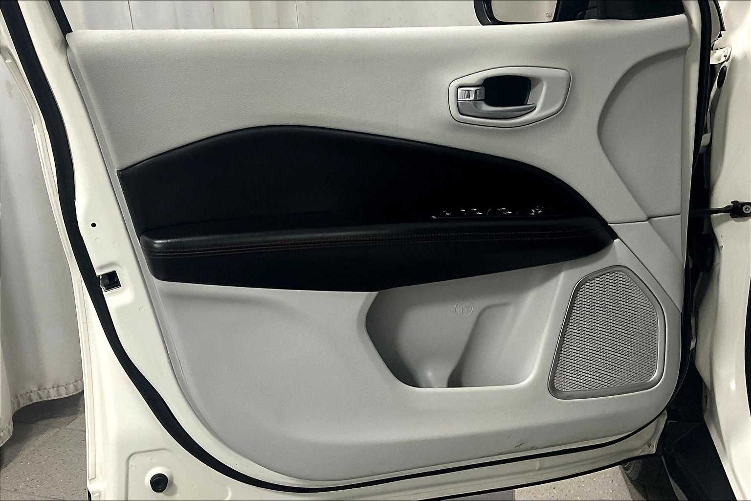 2020 Jeep Compass Limited - Photo 9