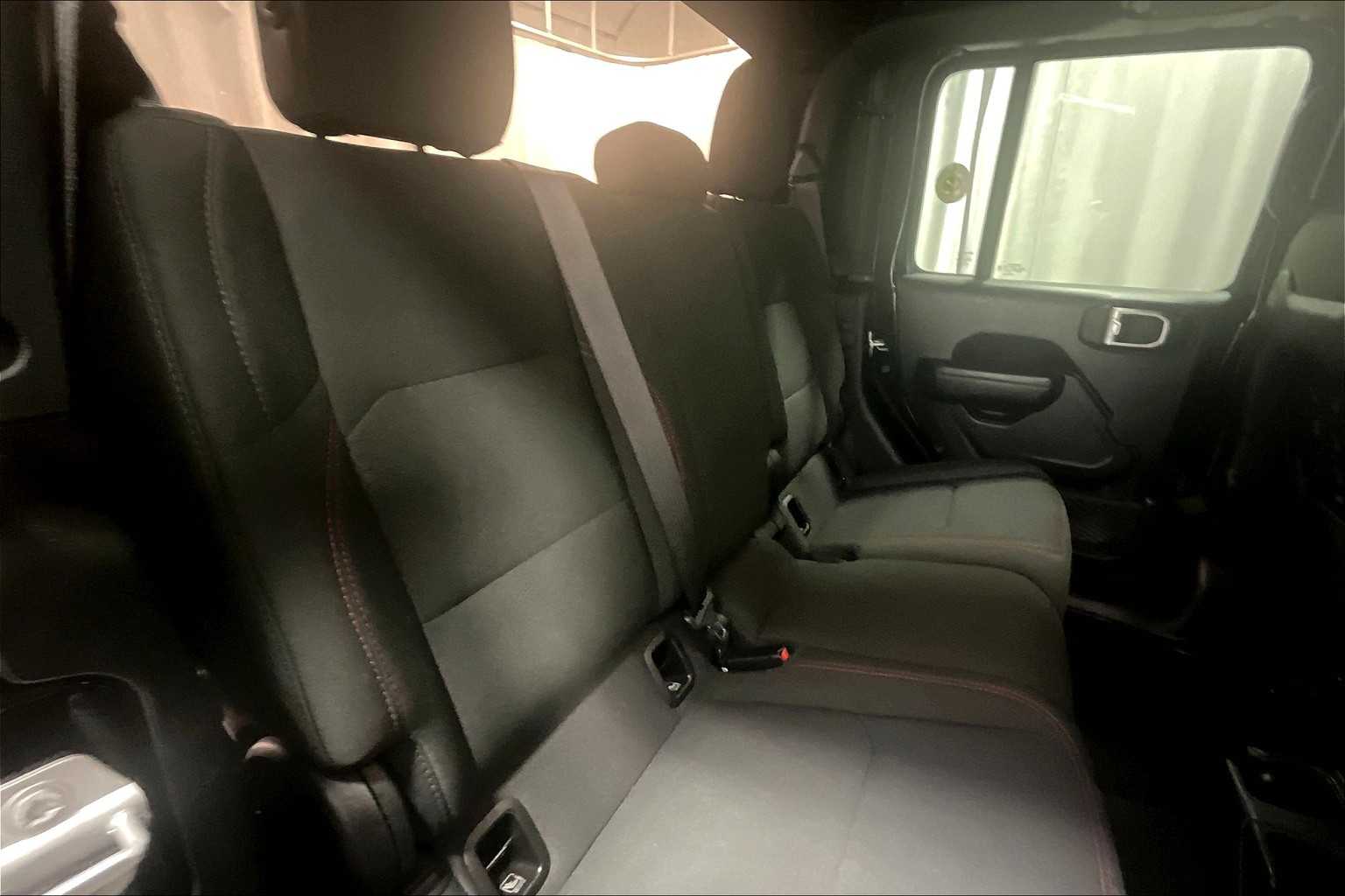 2022 Jeep Gladiator Rubicon - Photo 16