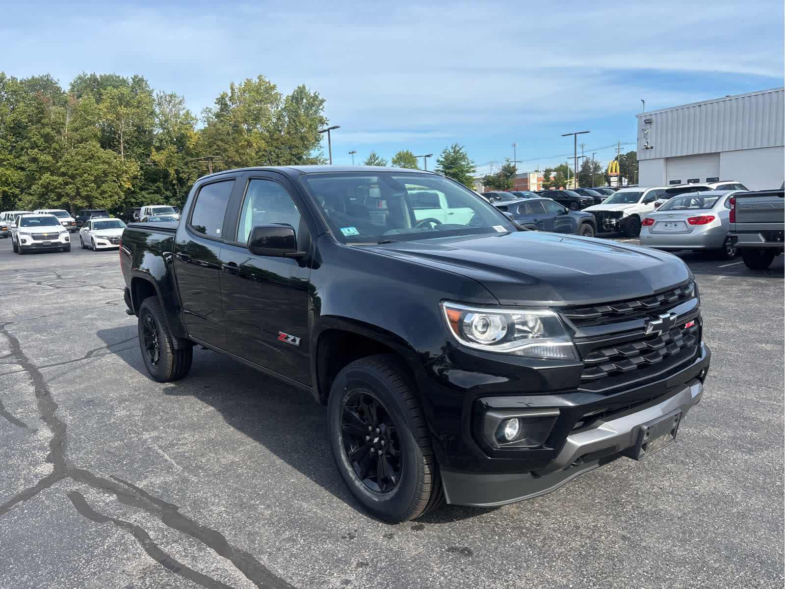 2021 Chevrolet Colorado 4WD Z71 - Photo 3