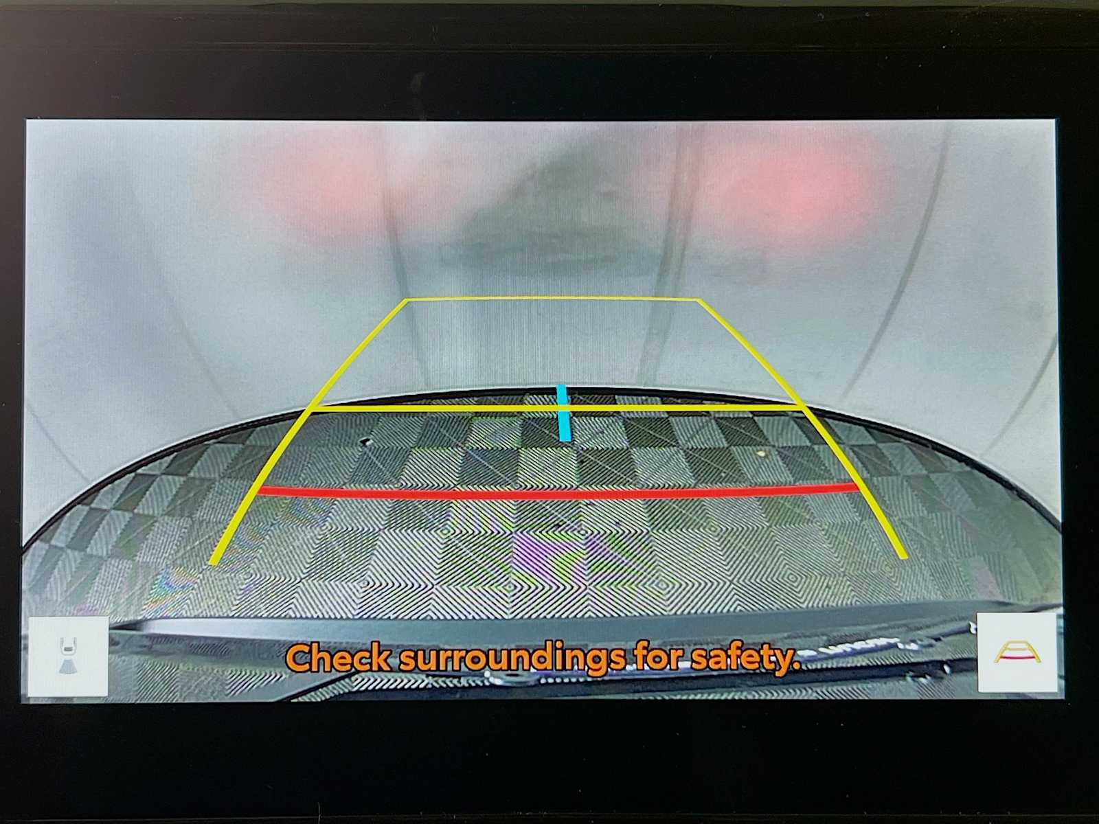 2025 Toyota RAV4 XLE - Photo 9