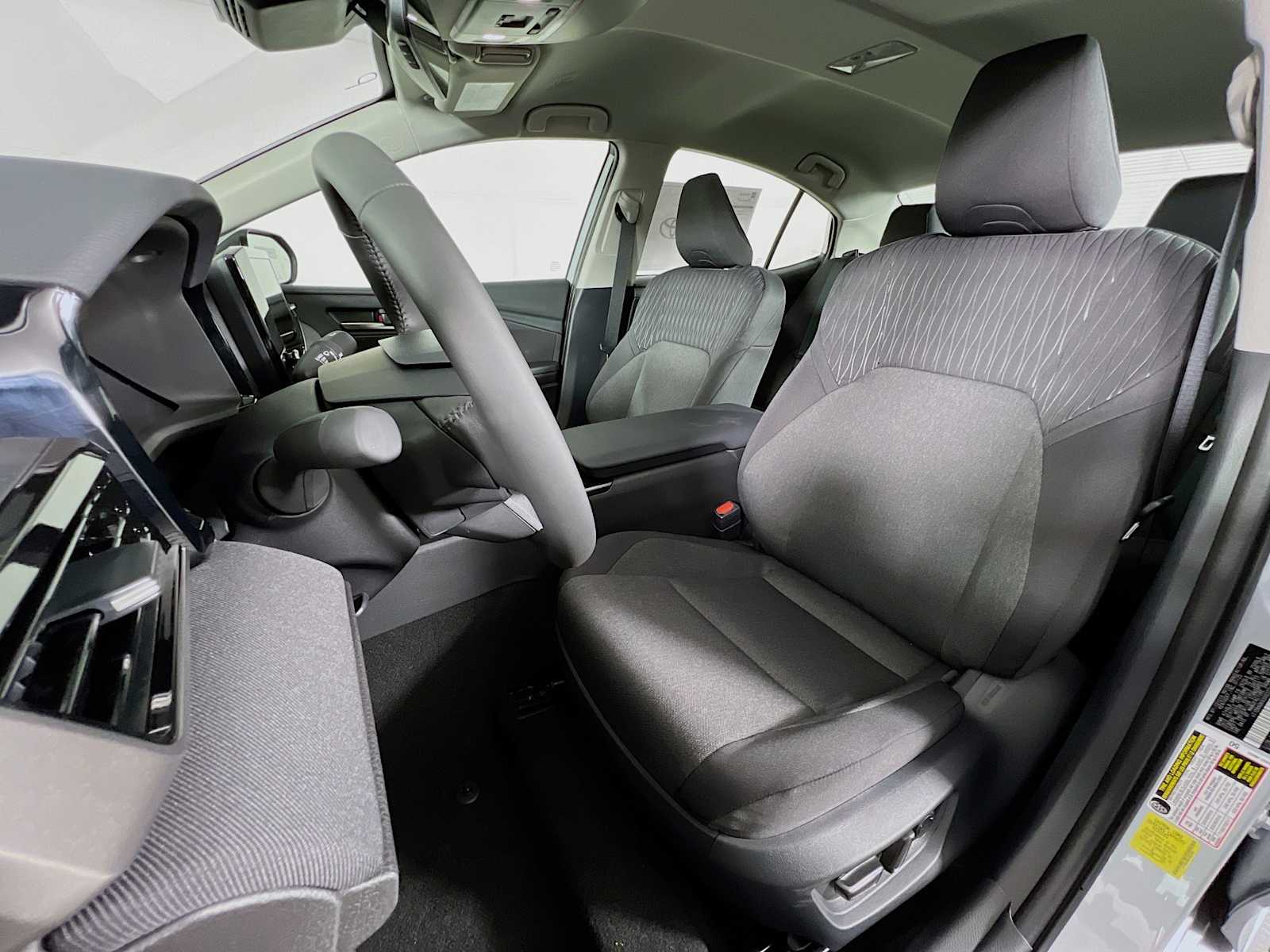 2025 Toyota Camry LE - Photo 12