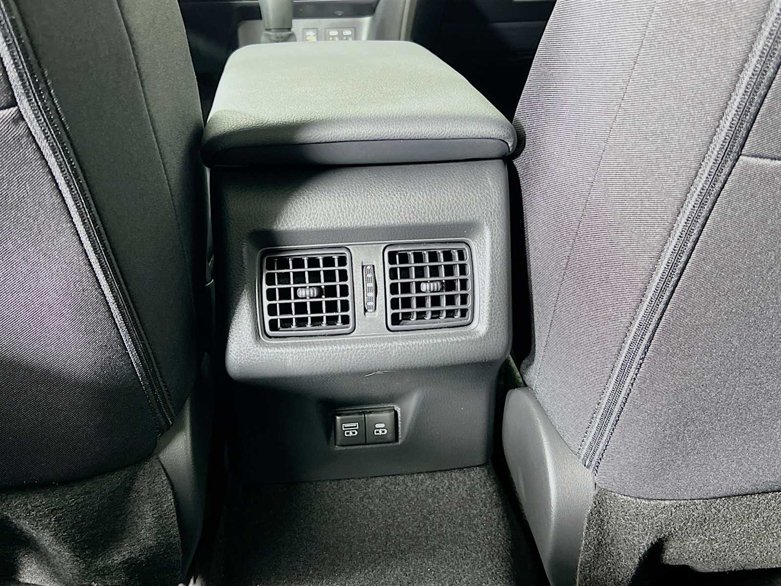 2025 Toyota Camry LE - Photo 14