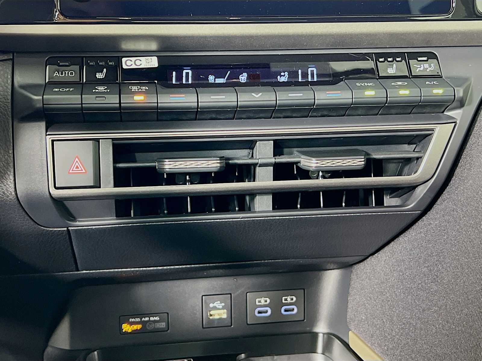 2025 Toyota Camry LE - Photo 10