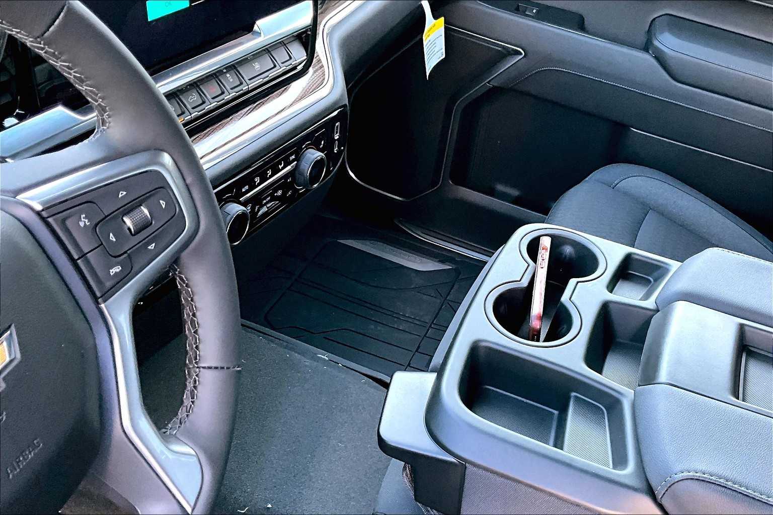 2025 Chevrolet Silverado 1500 LT - Photo 14