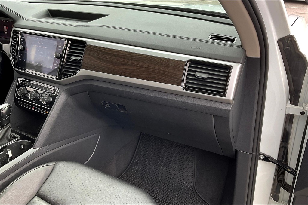 2022 Volkswagen Atlas 3.6L V6 SE w/Technology - Photo 12
