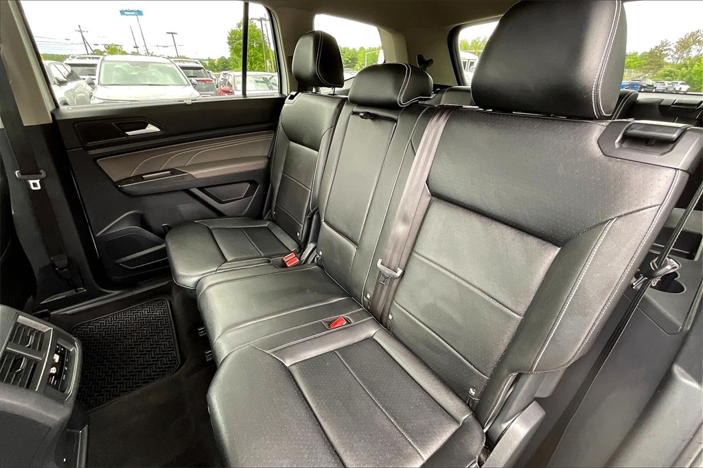 2022 Volkswagen Atlas 3.6L V6 SE w/Technology - Photo 14