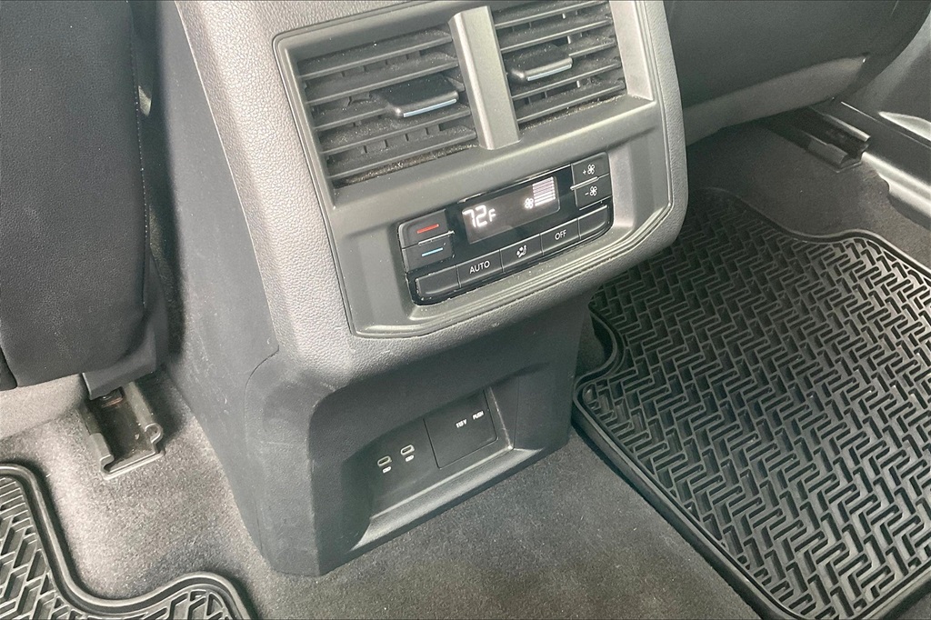 2022 Volkswagen Atlas 3.6L V6 SE w/Technology - Photo 26