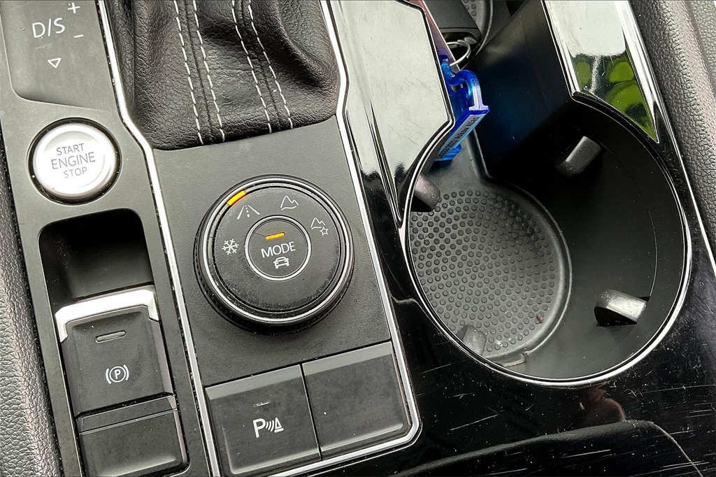 2022 Volkswagen Atlas 3.6L V6 SE w/Technology - Photo 33