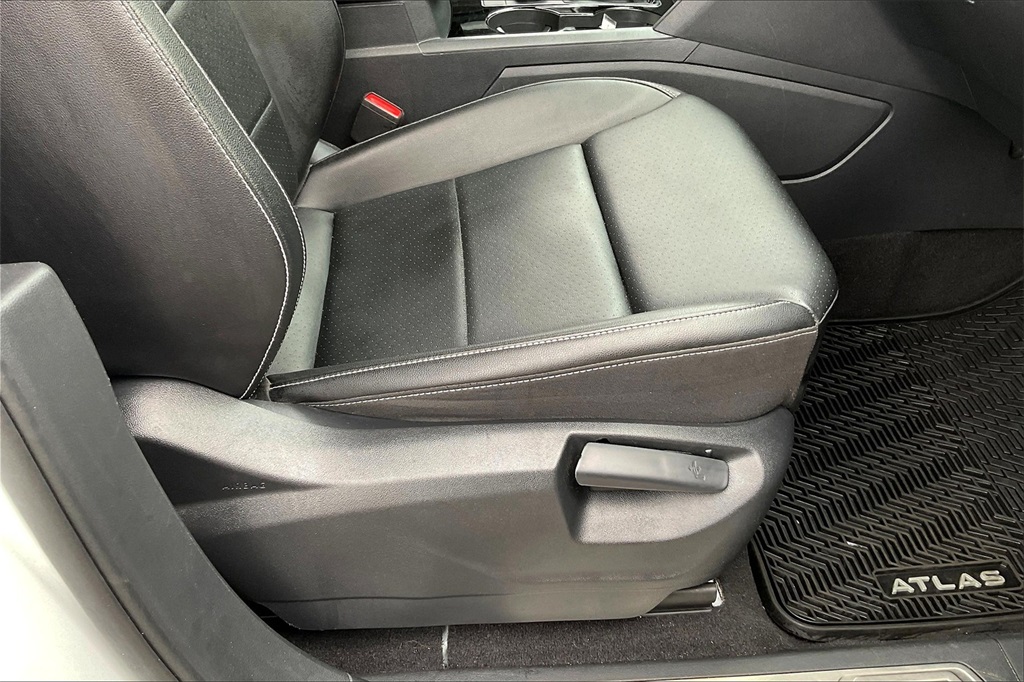 2022 Volkswagen Atlas 3.6L V6 SE w/Technology - Photo 37