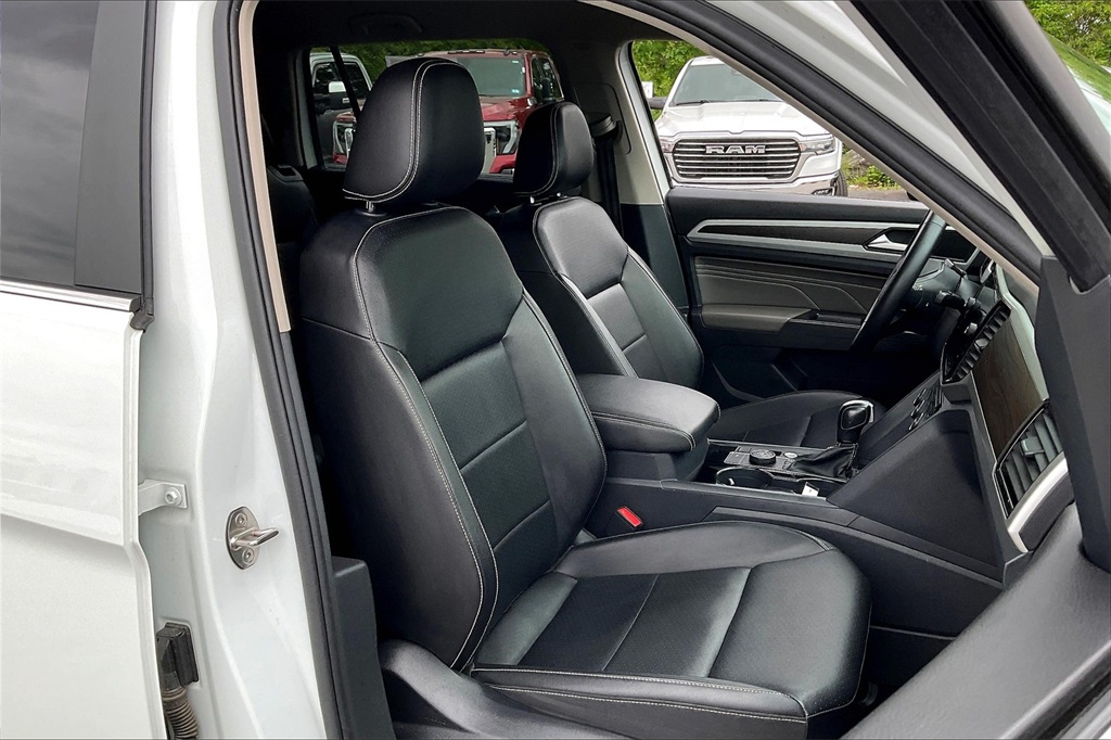 2022 Volkswagen Atlas 3.6L V6 SE w/Technology - Photo 10